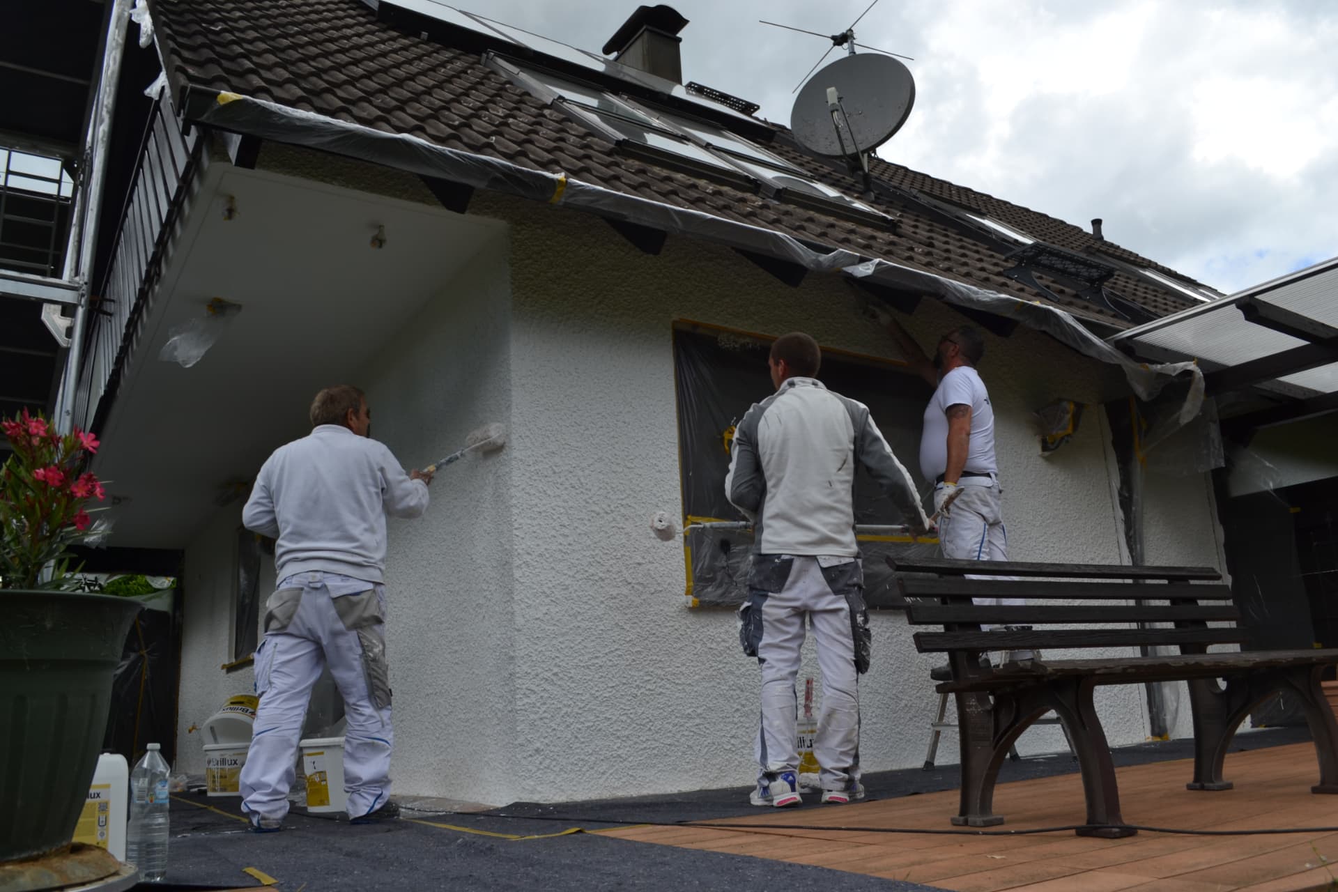 Detailaufnahme einer sauber ausgeführten Malerarbeit von Mr. Maler